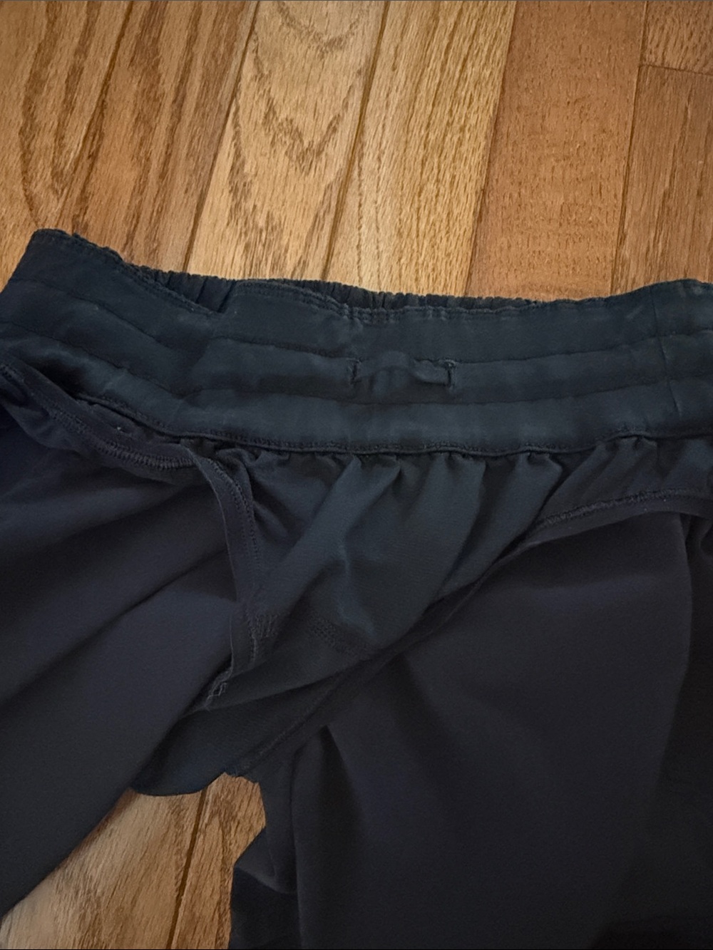 Lululemon Tracker Short V4” Sz 4 Black W7AZ2S - Picture 6 of 7